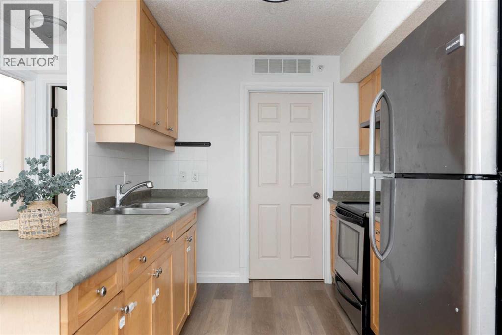 #1410 38 Riedel Street - 14