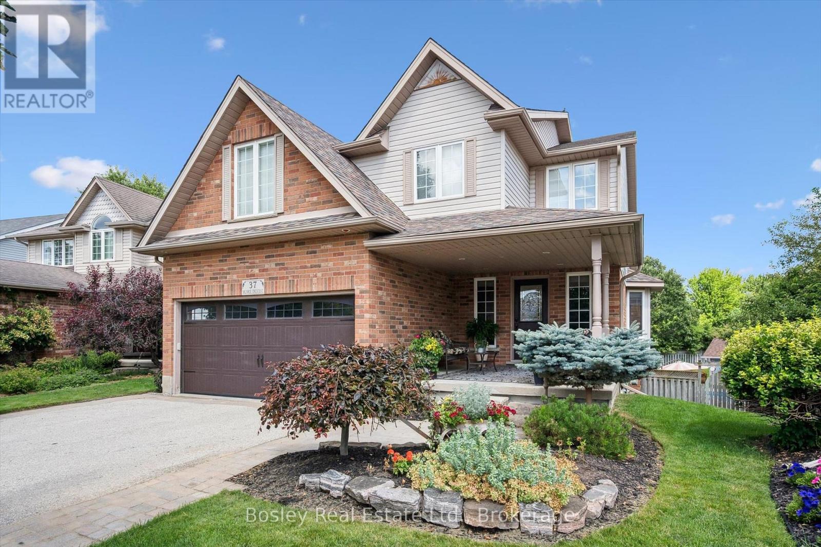 37 MUNROE CRESCENT - Image 3