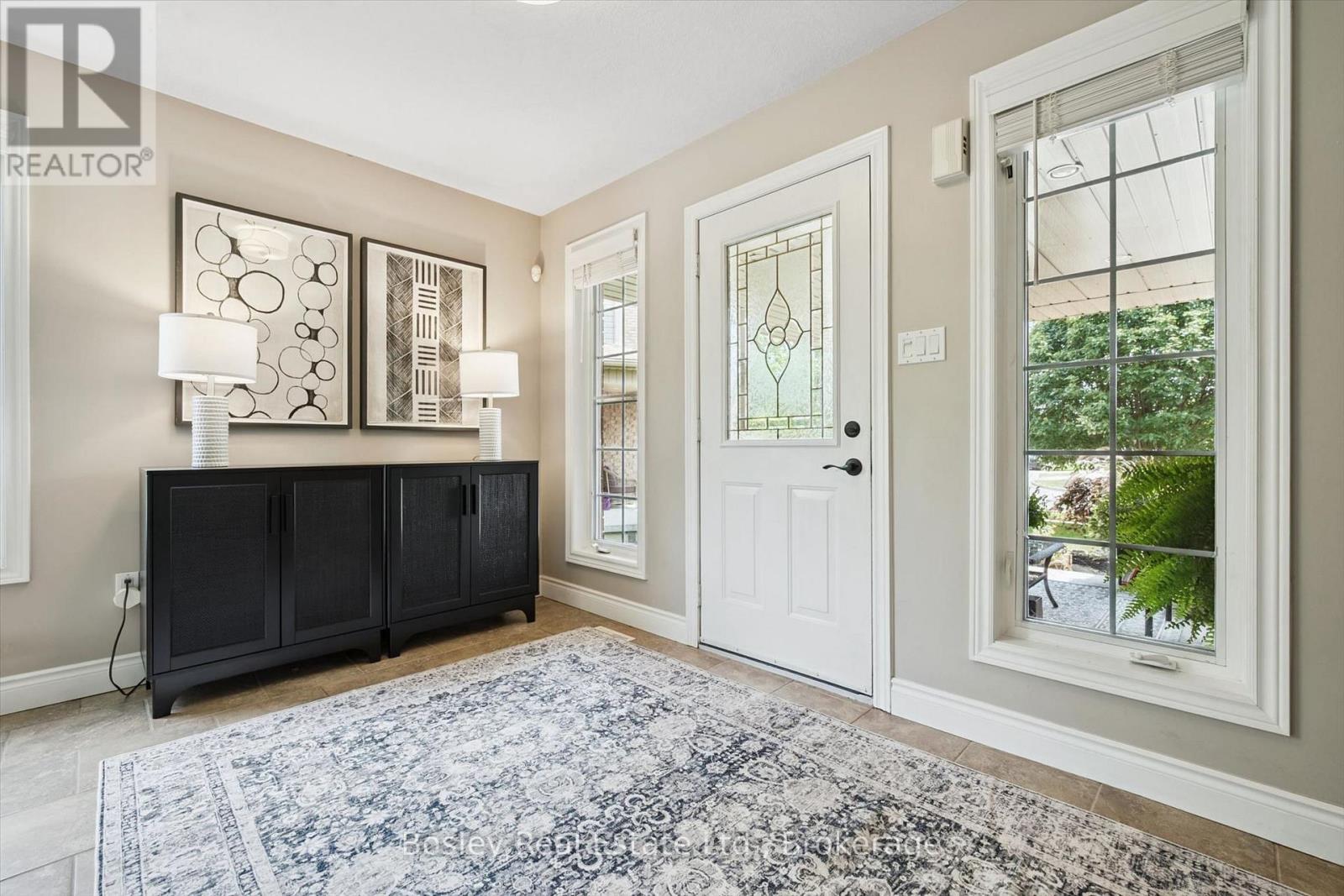 37 MUNROE CRESCENT - Image 5