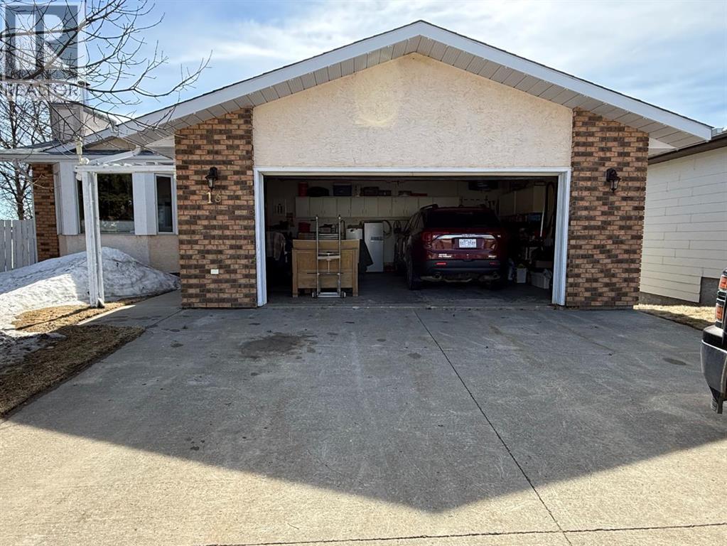 13 Assiniboine Drive - 2