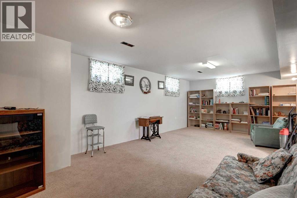 419 2 Street N - 22