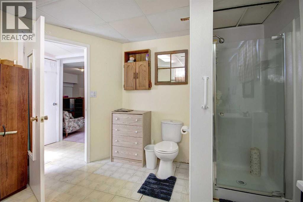 419 2 Street N - 25