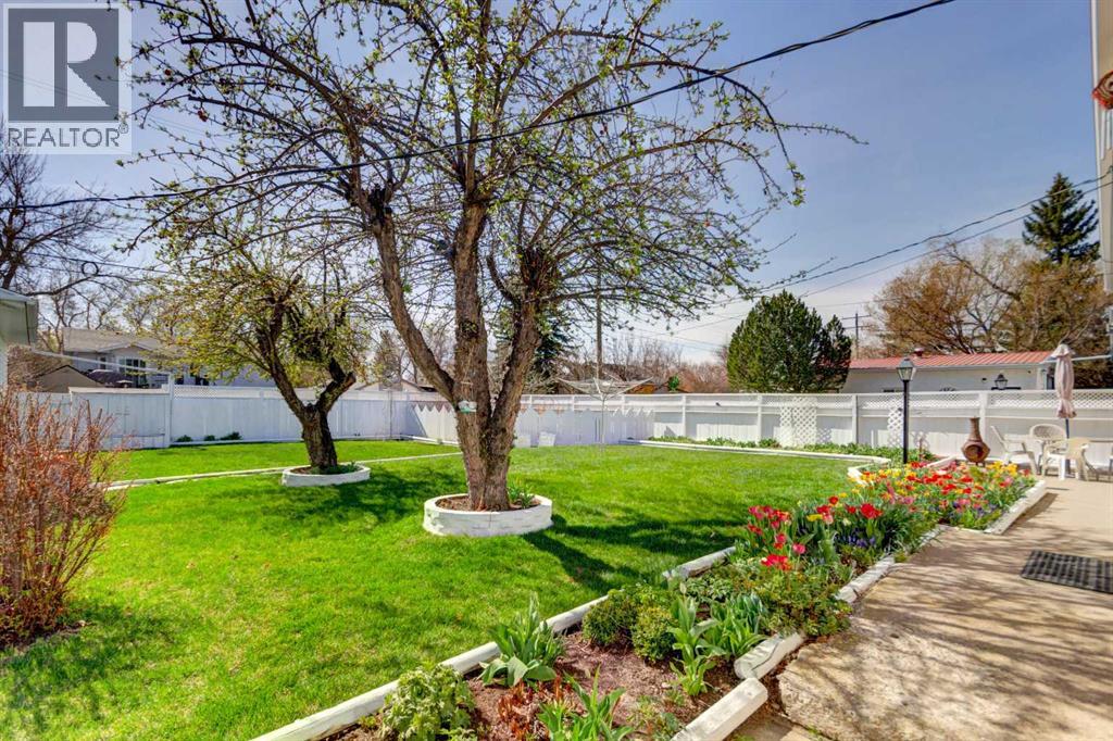 419 2 Street N - 28
