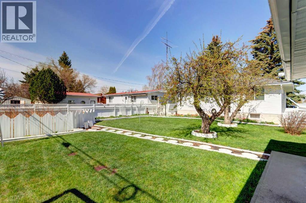 419 2 Street N - 31