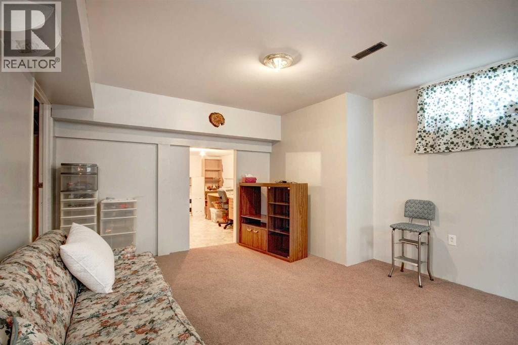 419 2 Street N - 21