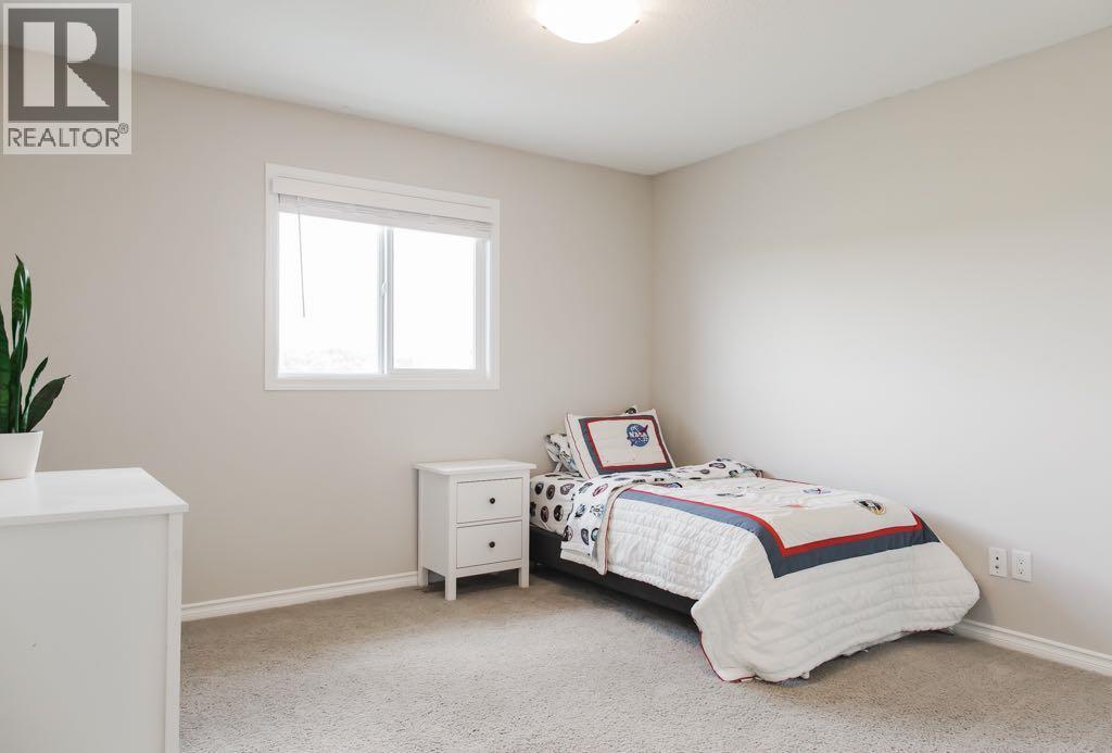 10261 85 Street - 26