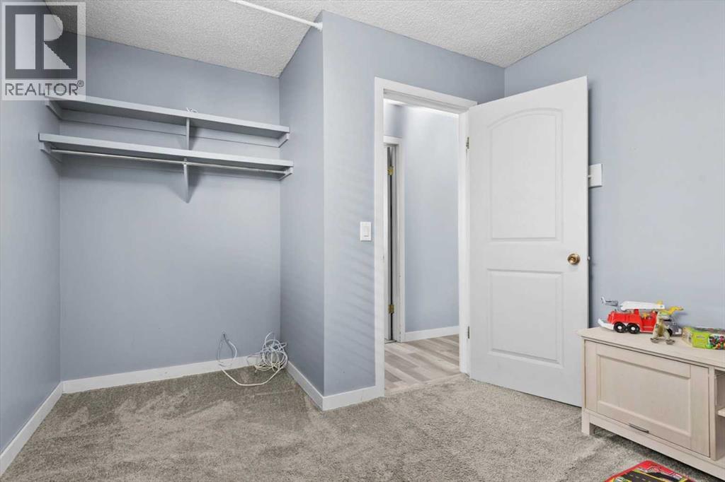 72 Marquis Place SE - 16