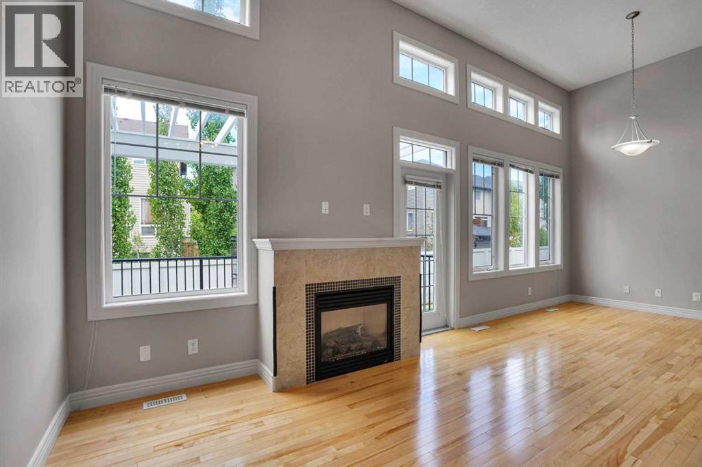 19 Royal Oak Plaza NW - 23
