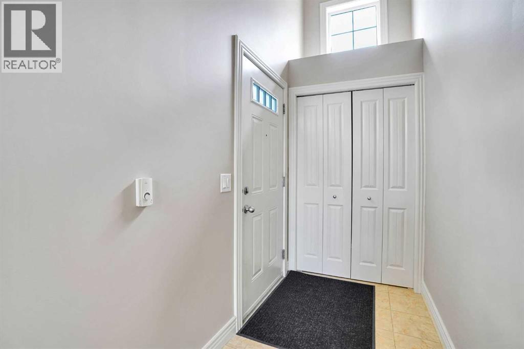 19 Royal Oak Plaza NW - 18