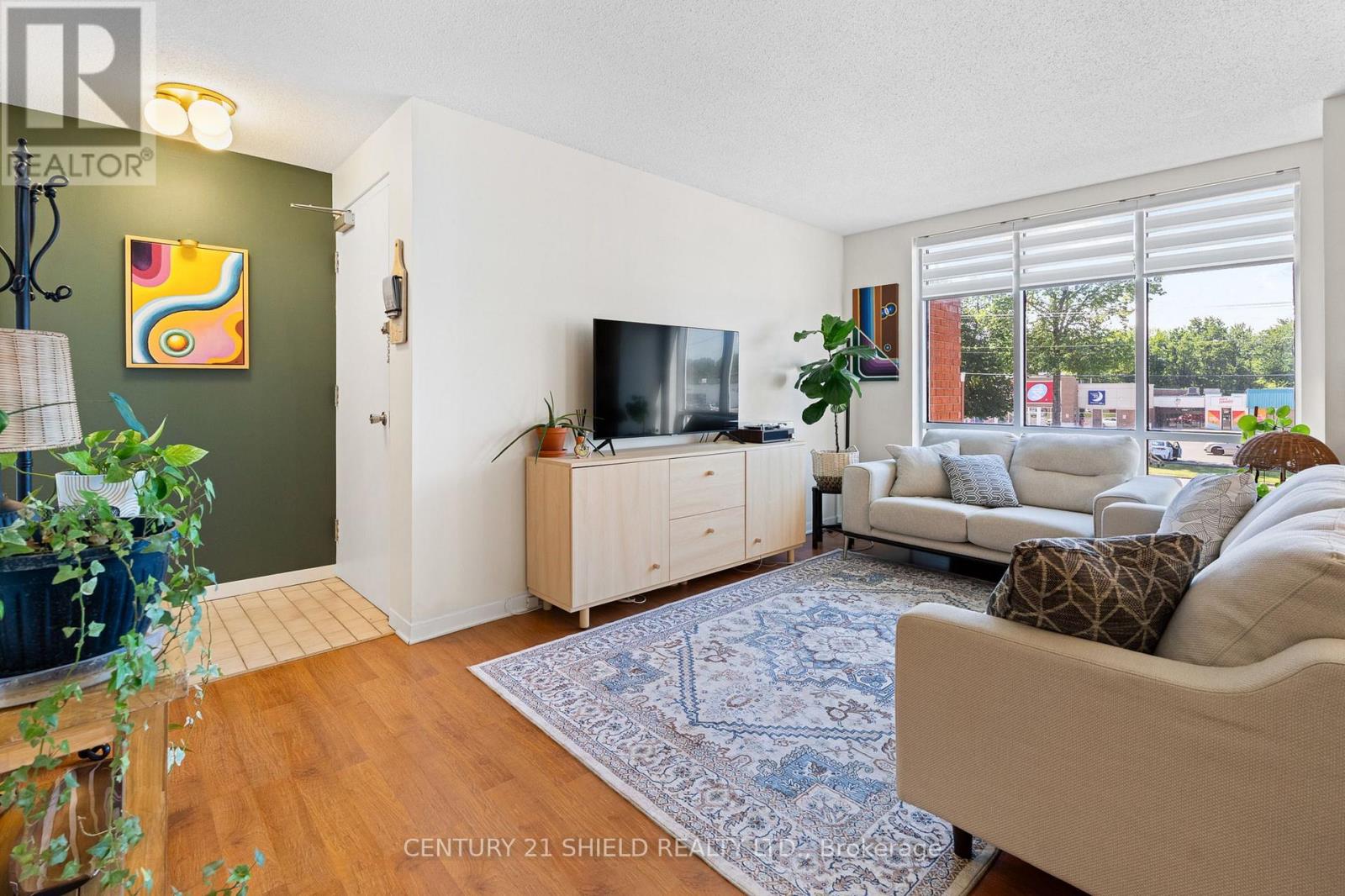 #3 465 SPENCE AVENUE - 11