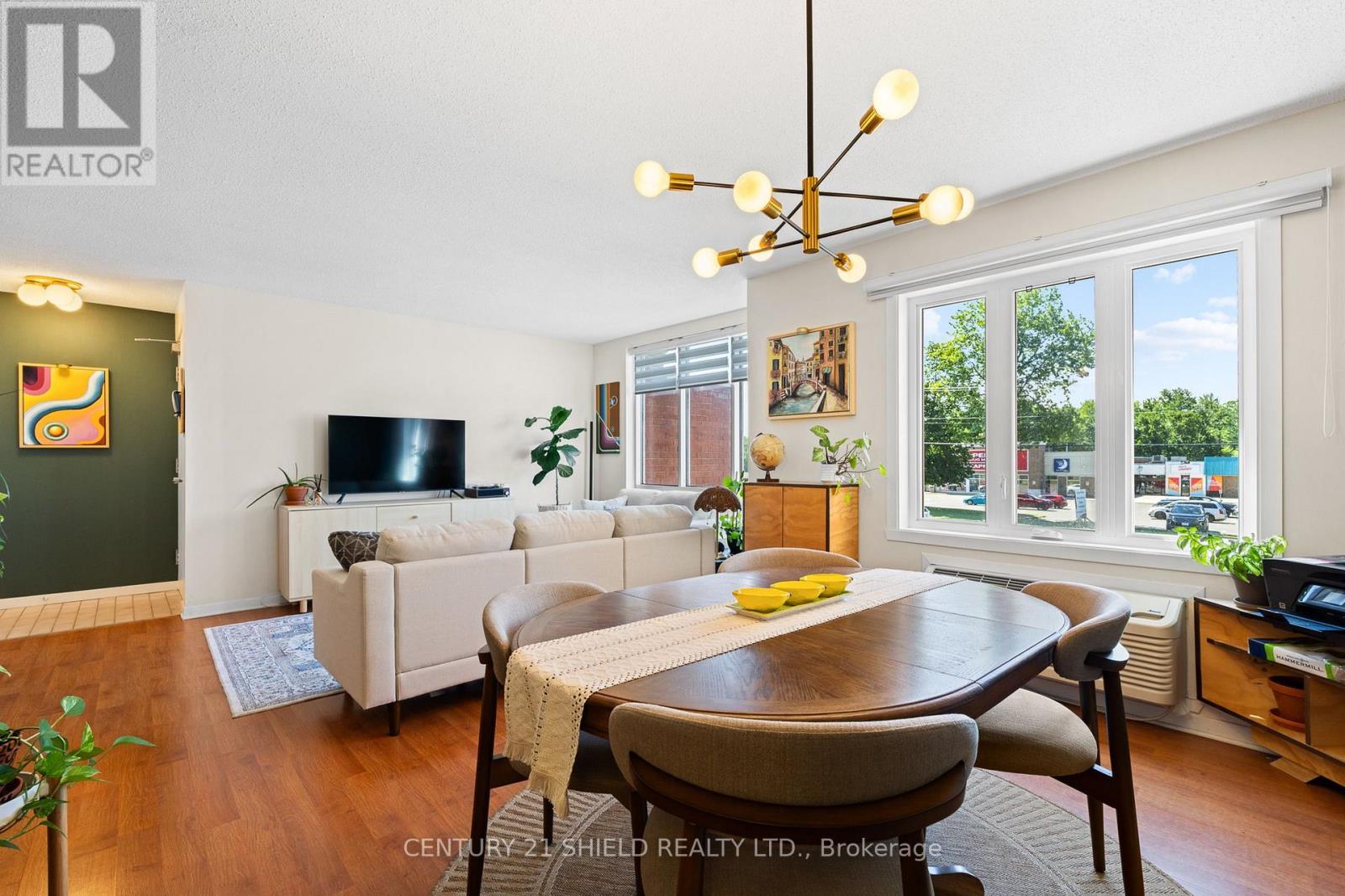 #3 465 SPENCE AVENUE - 14
