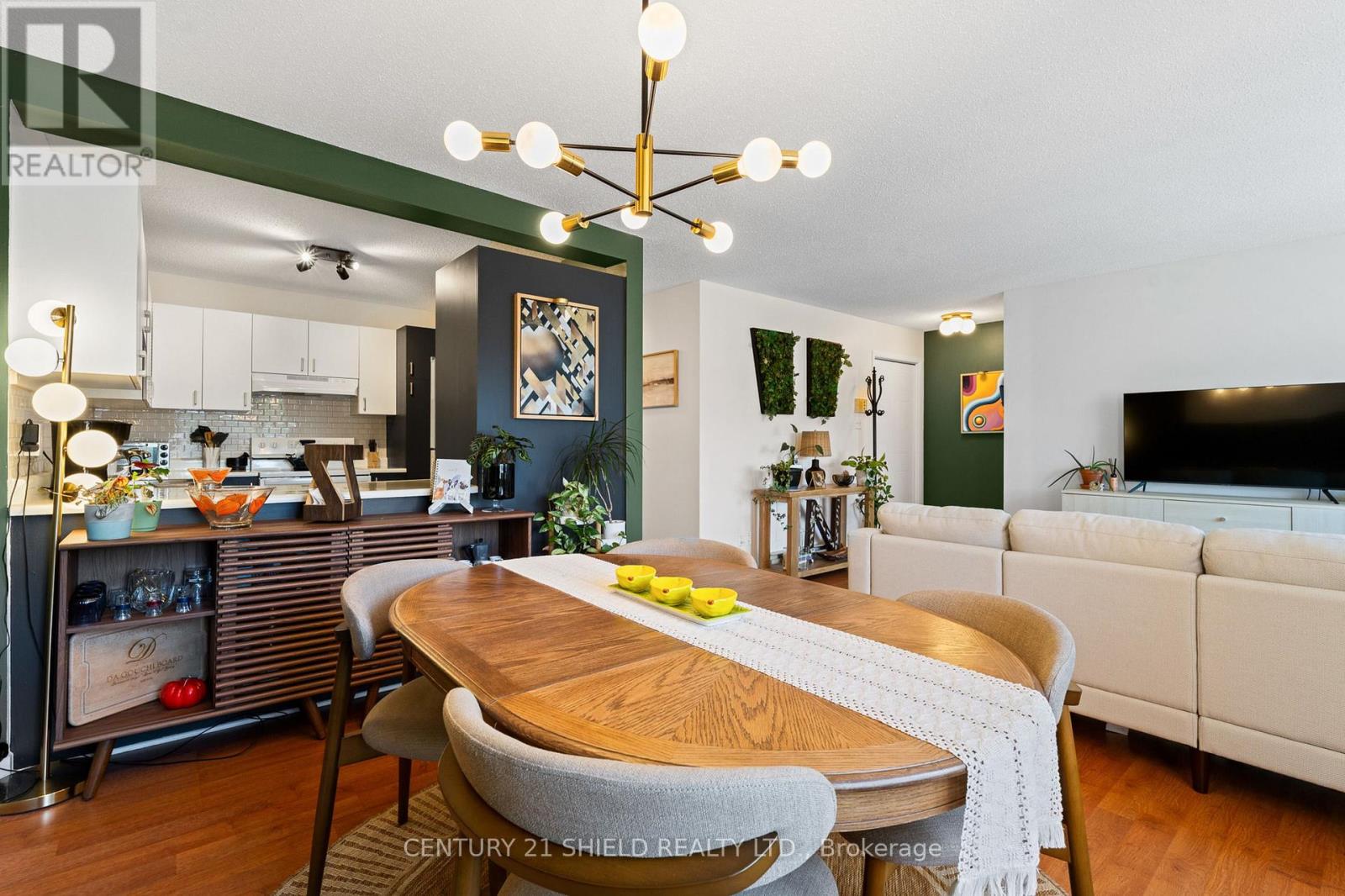 #3 465 SPENCE AVENUE - 17