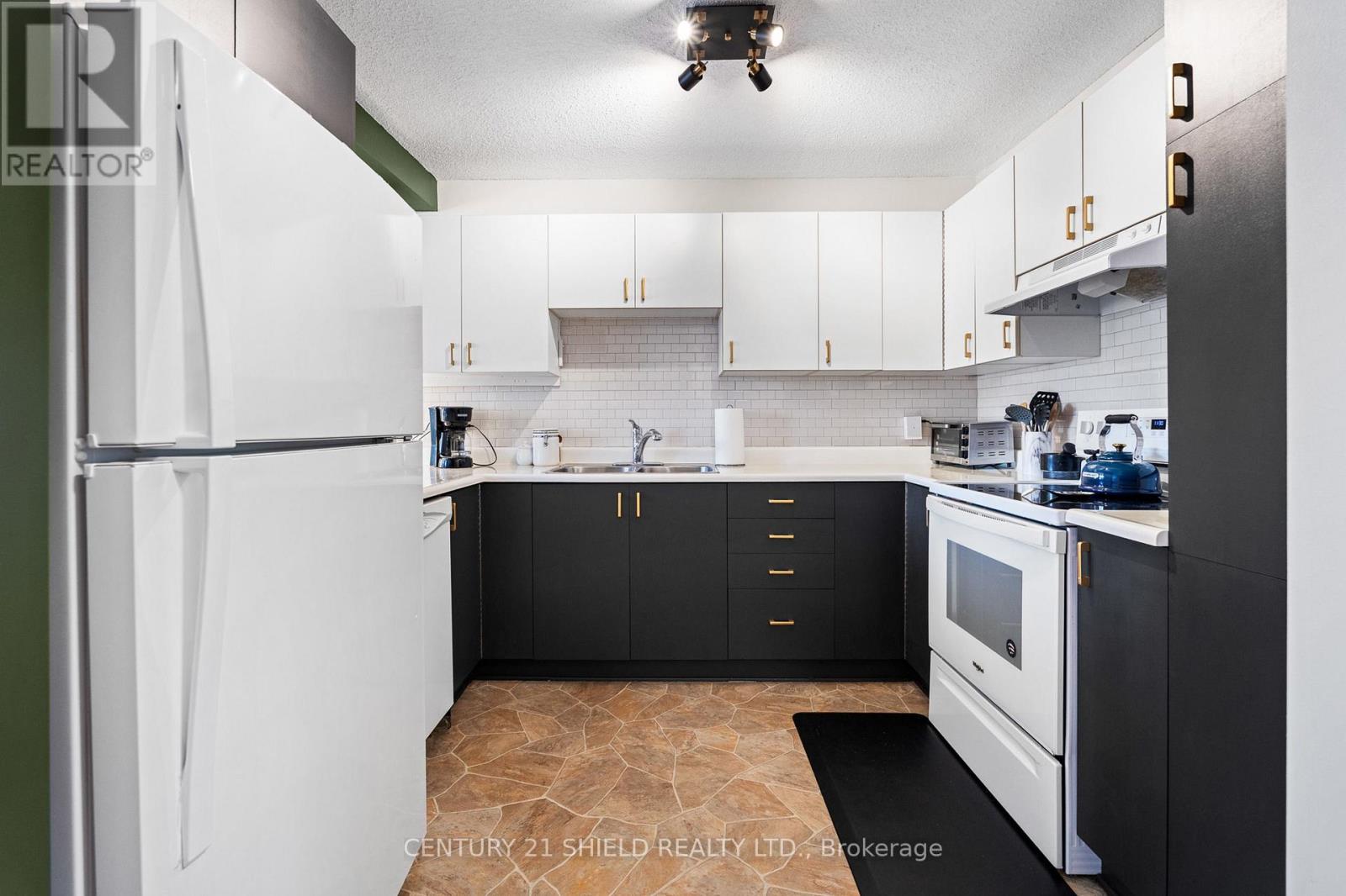 #3 465 SPENCE AVENUE - 19