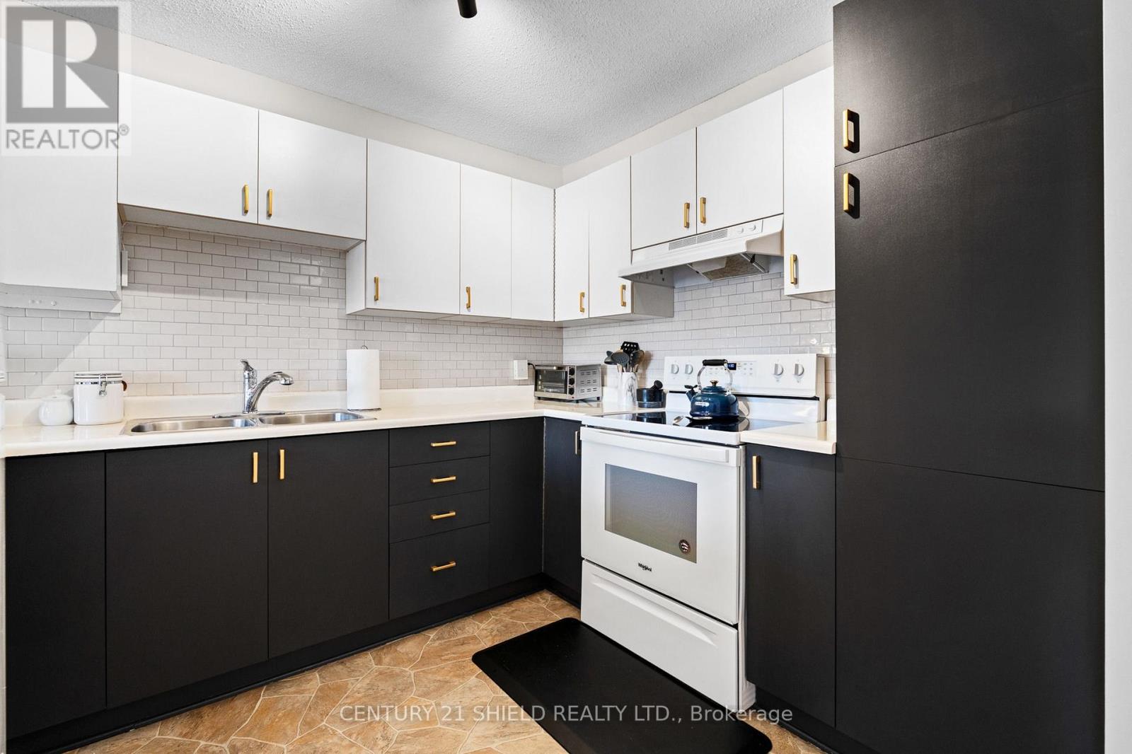 #3 465 SPENCE AVENUE - 20