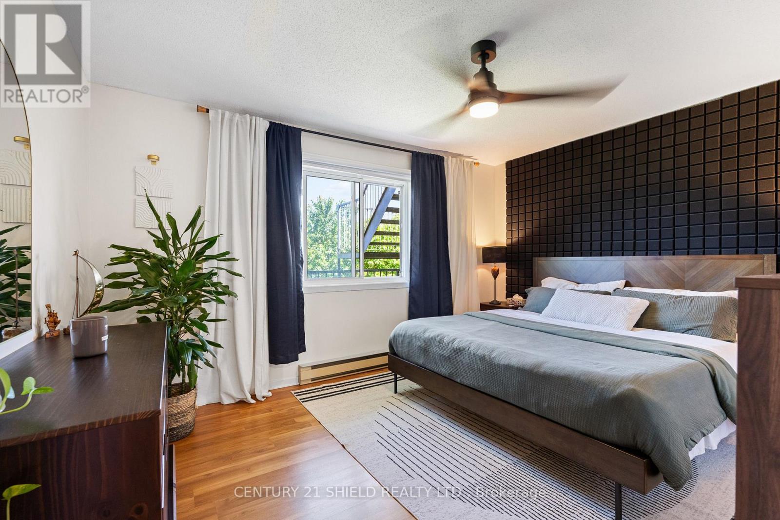 #3 465 SPENCE AVENUE - 22