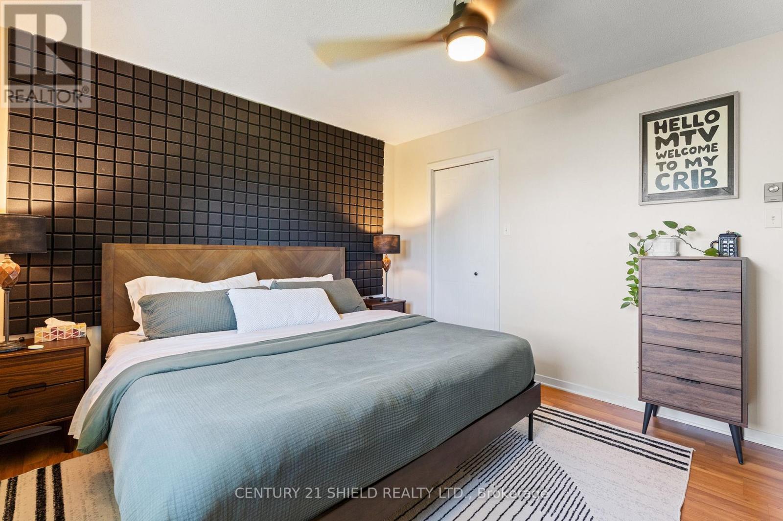 #3 465 SPENCE AVENUE - 23