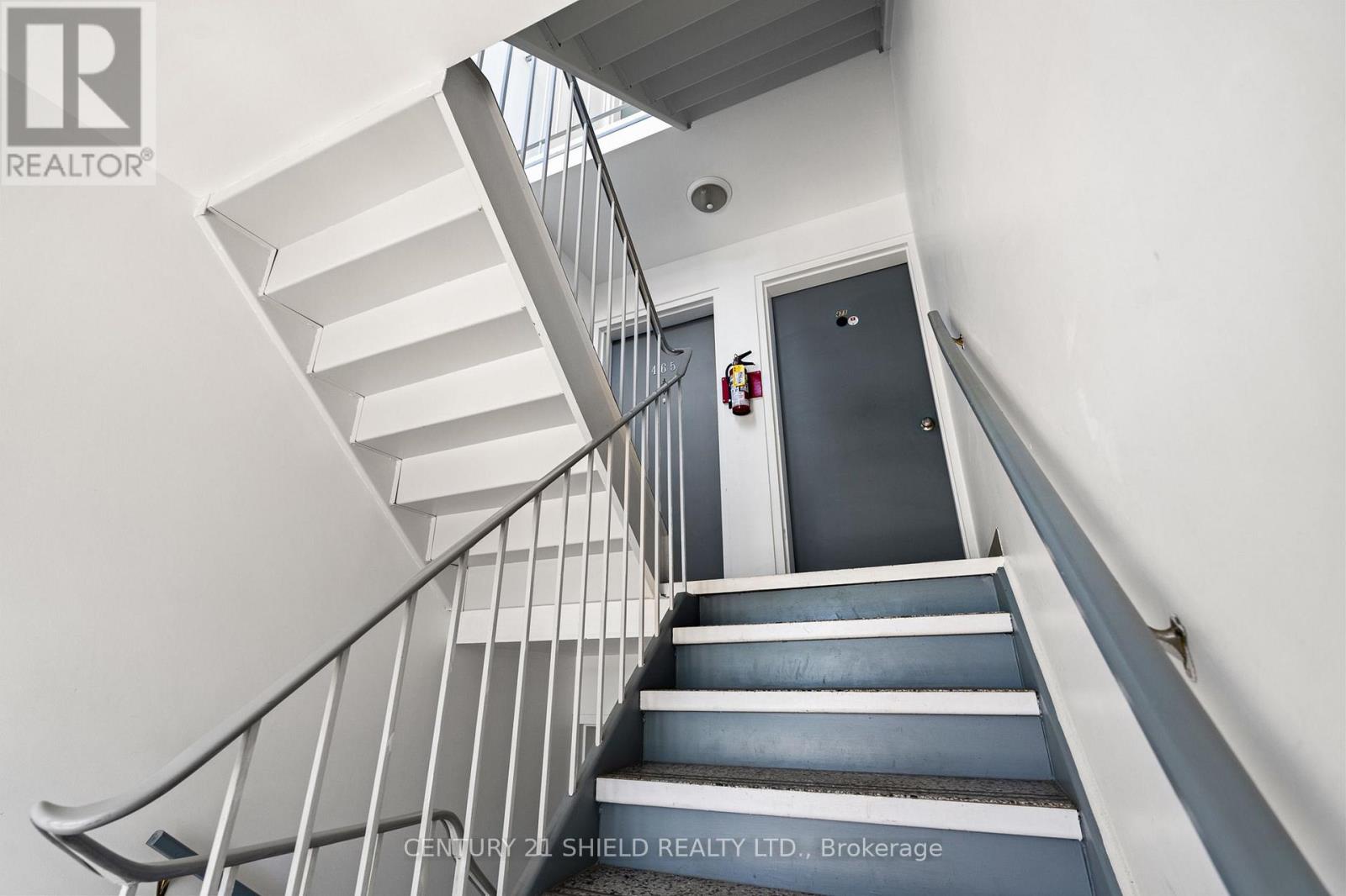 #3 465 SPENCE AVENUE - 7