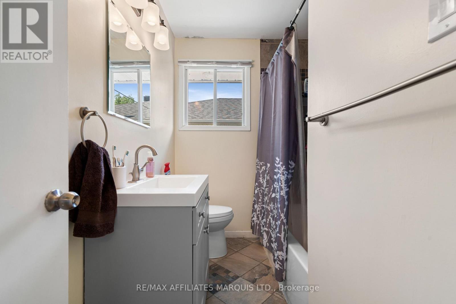 1210 OSBORNE AVENUE - 21