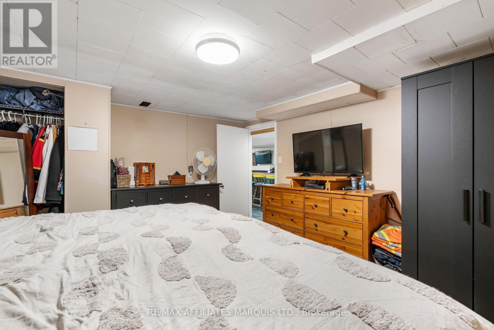 1210 OSBORNE AVENUE - 29