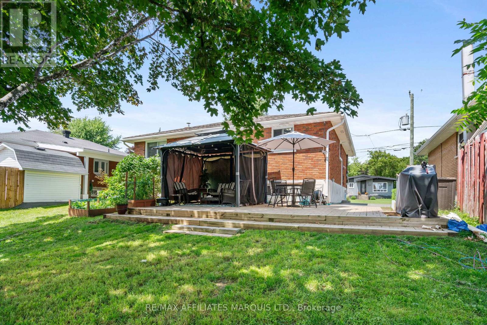 1210 OSBORNE AVENUE - 34
