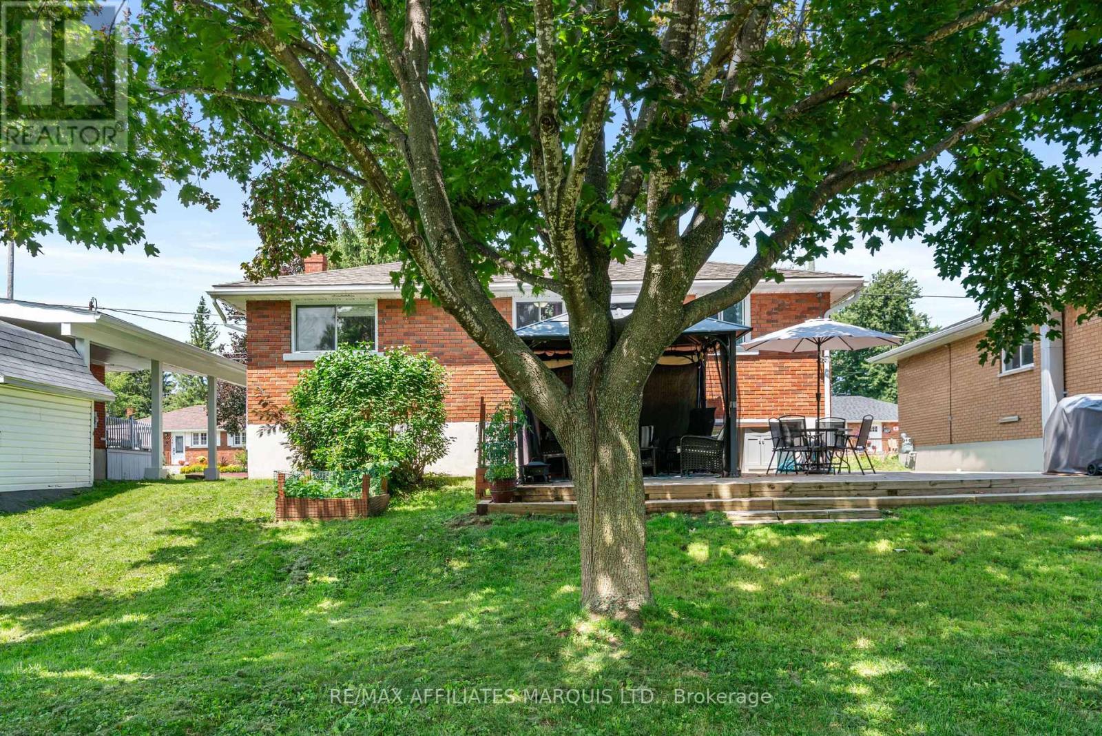 1210 OSBORNE AVENUE - 35