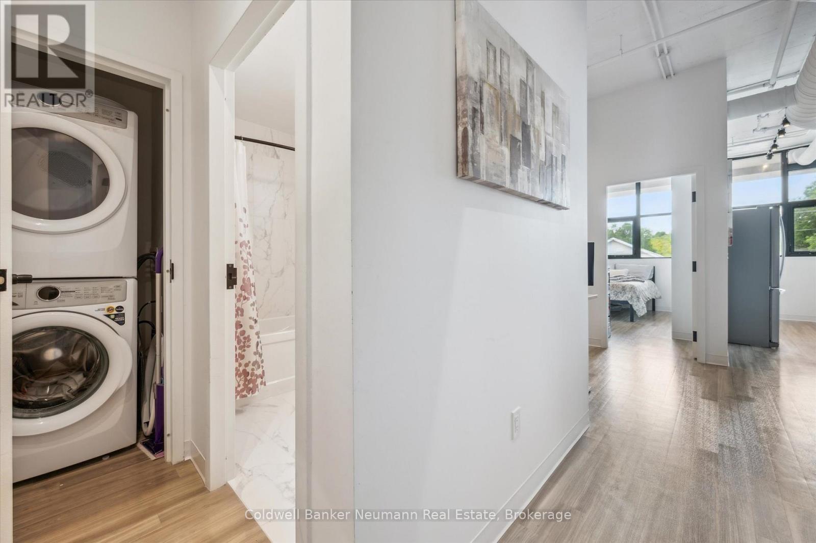 #218 120 HURON STREET - 3