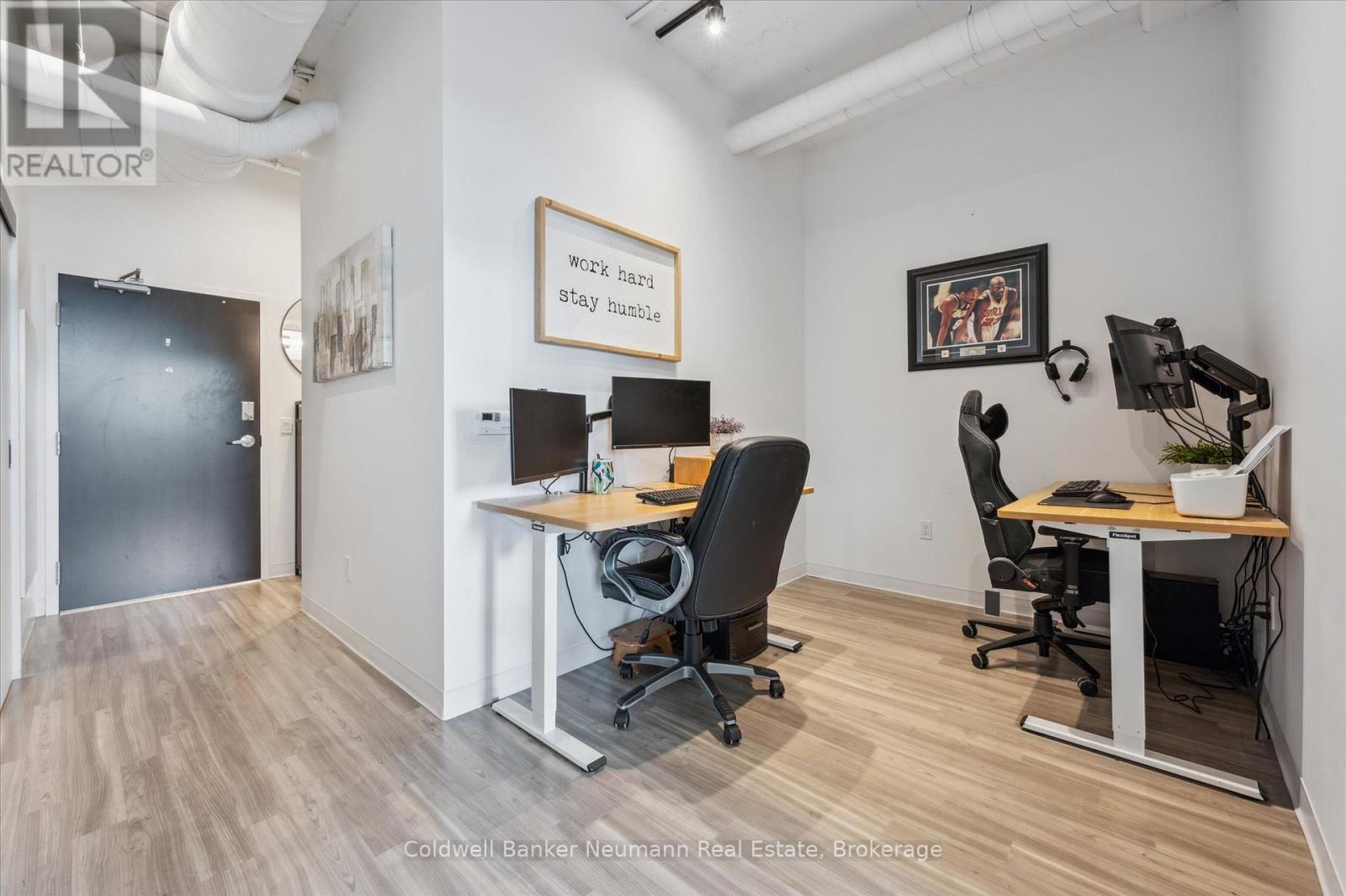 #218 120 HURON STREET - 6