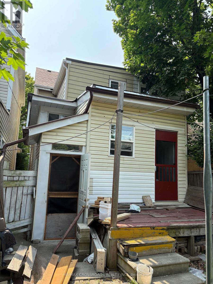293 PAPE AVENUE - Image 3