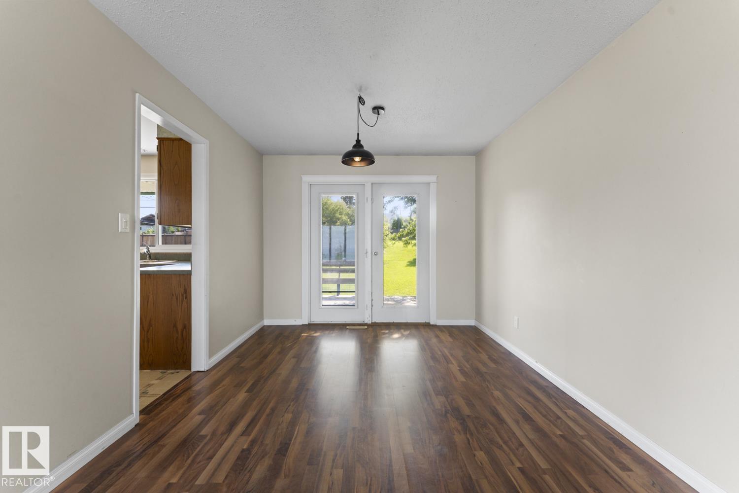 315 Lakeshore DR - Image 11