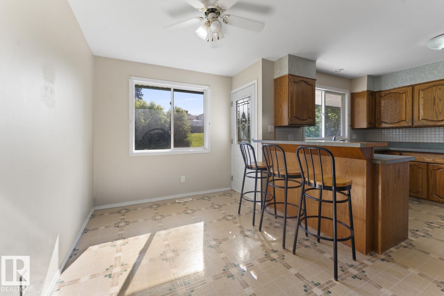 315 Lakeshore DR - Image 15