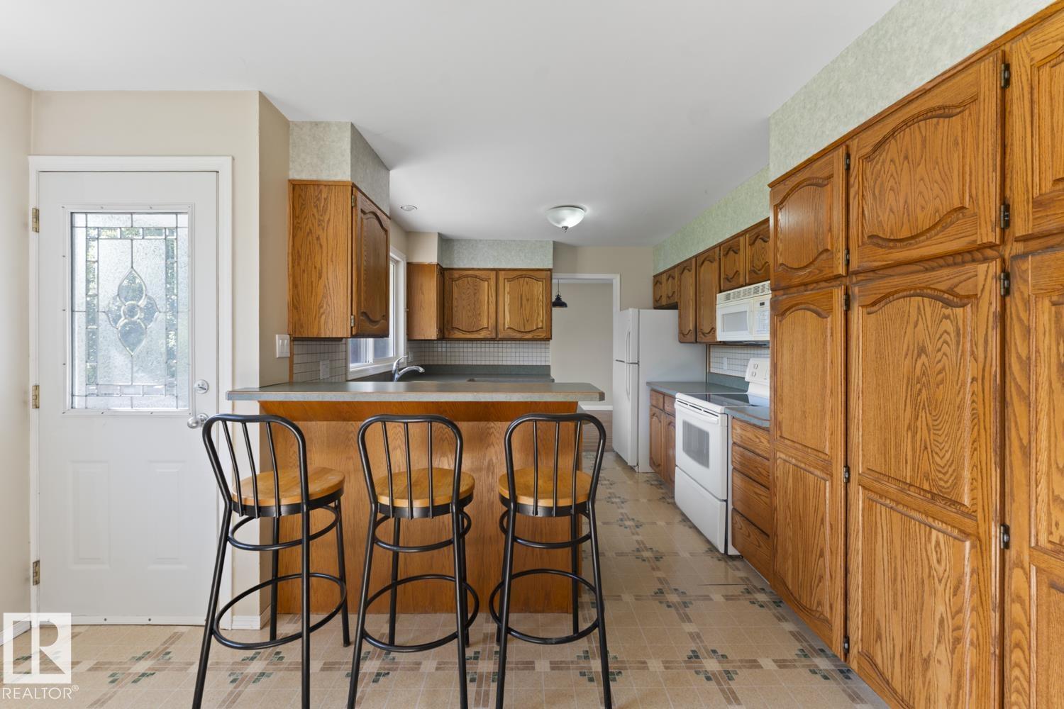 315 Lakeshore DR - Image 16