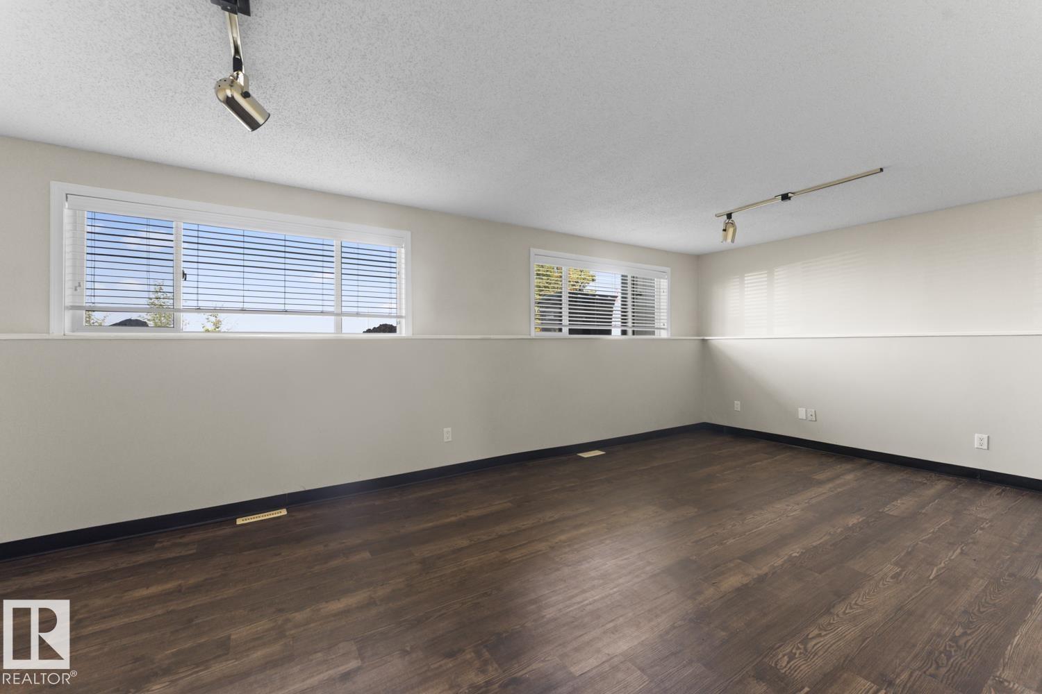 315 Lakeshore DR - 24