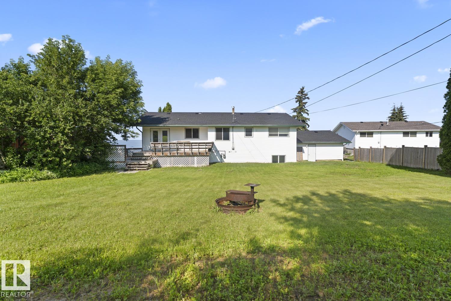 315 Lakeshore DR - 32