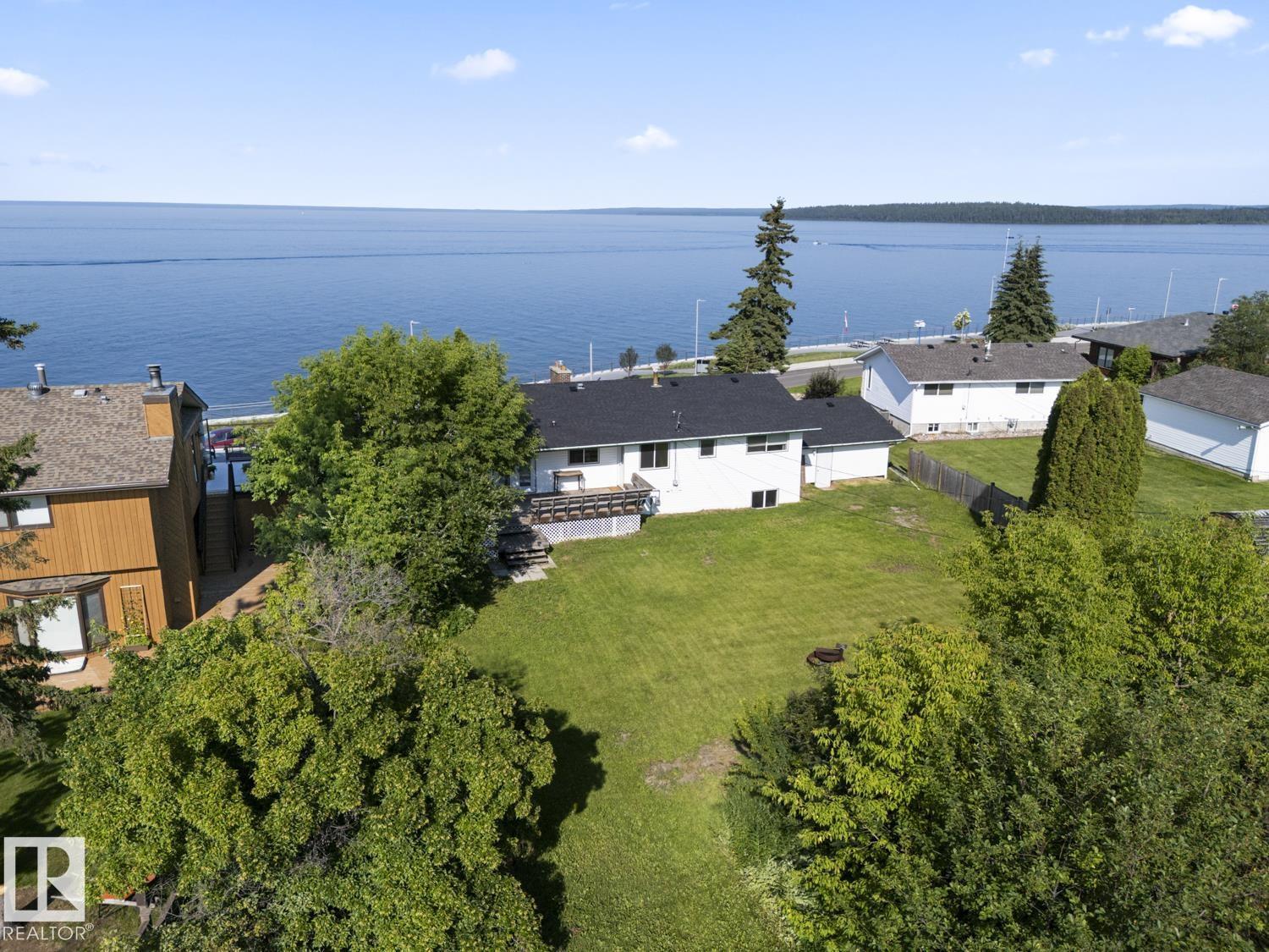 315 Lakeshore DR - Image 33