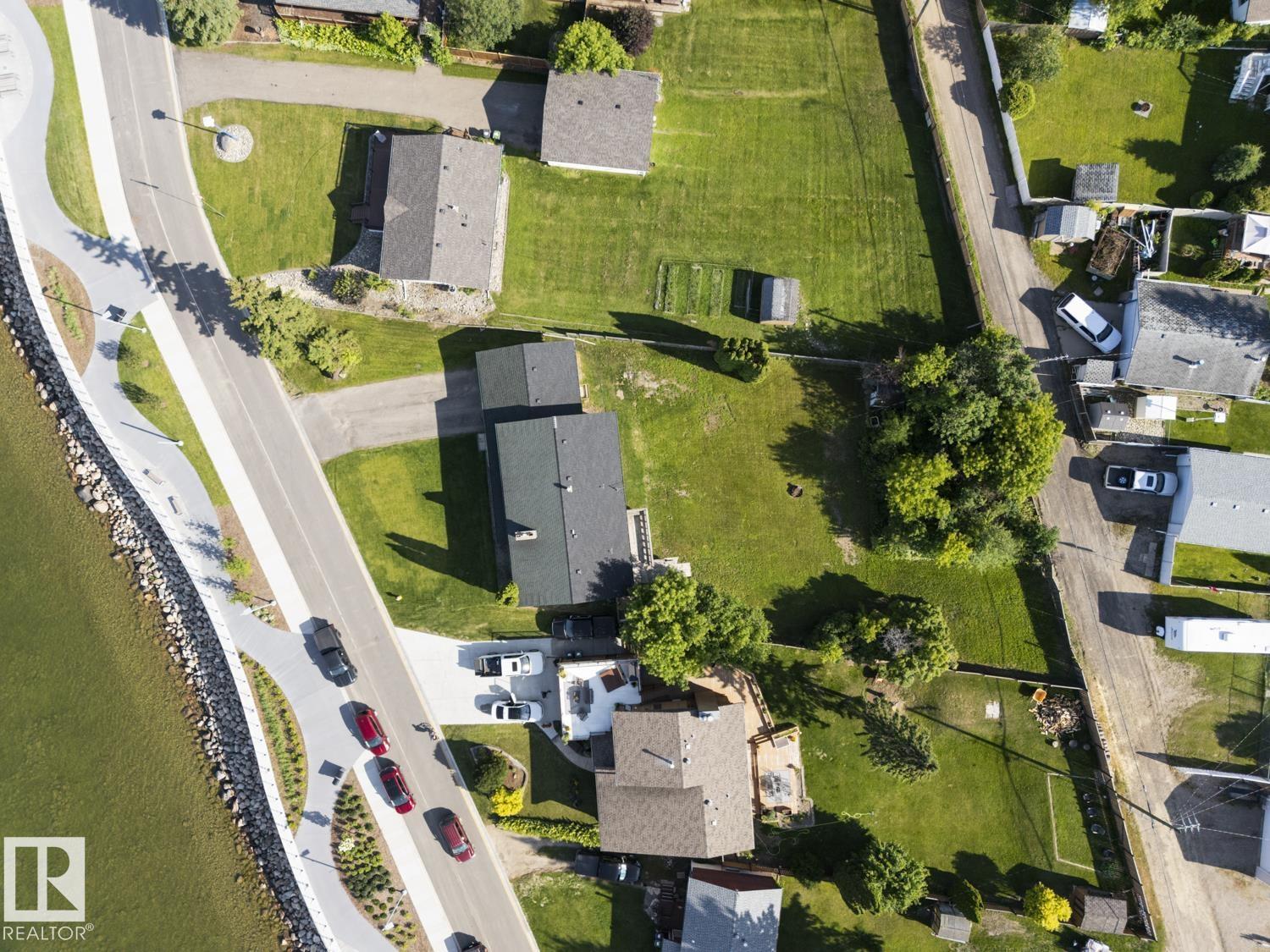 315 Lakeshore DR - 34