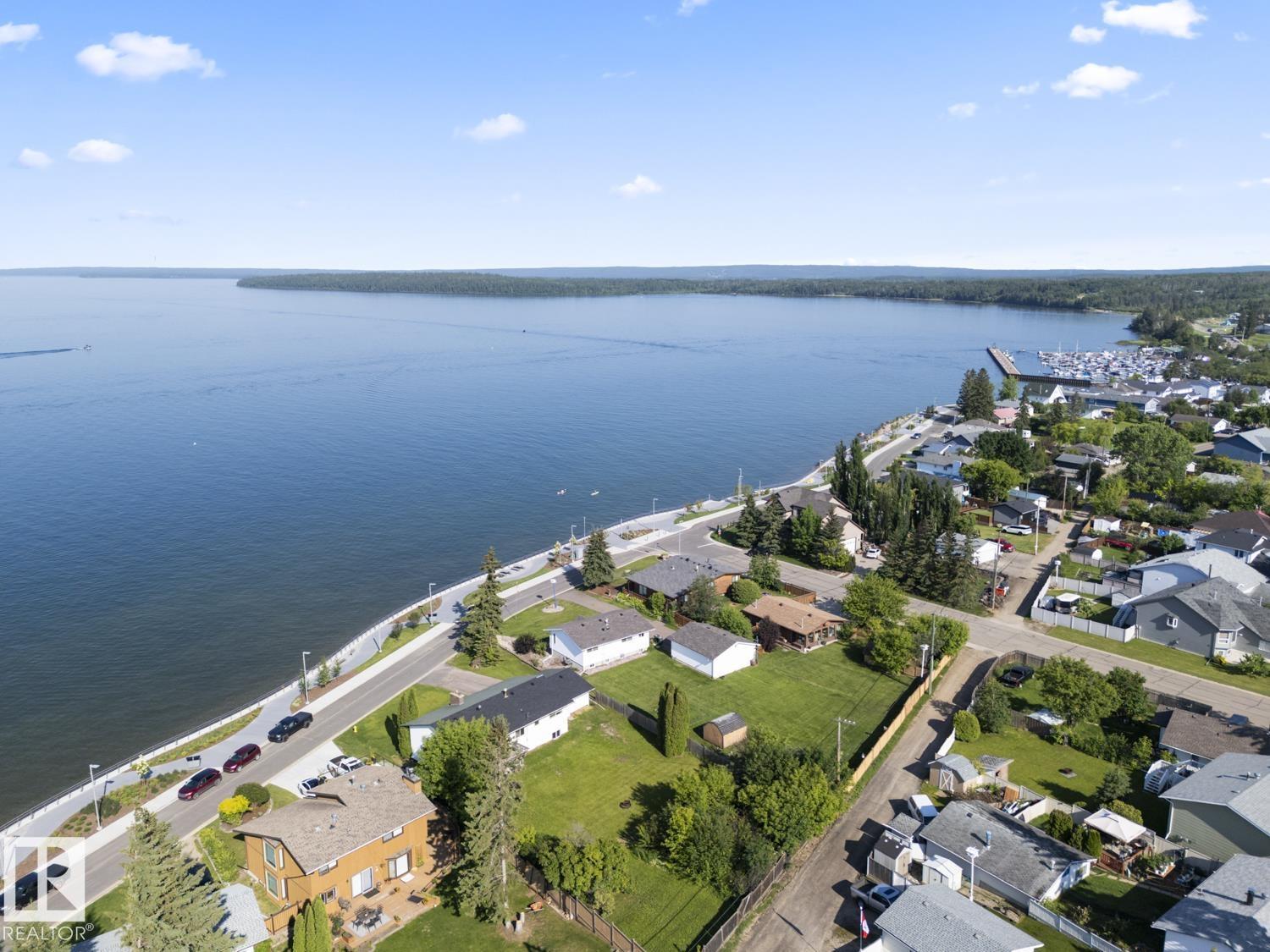 315 Lakeshore DR - Image 35
