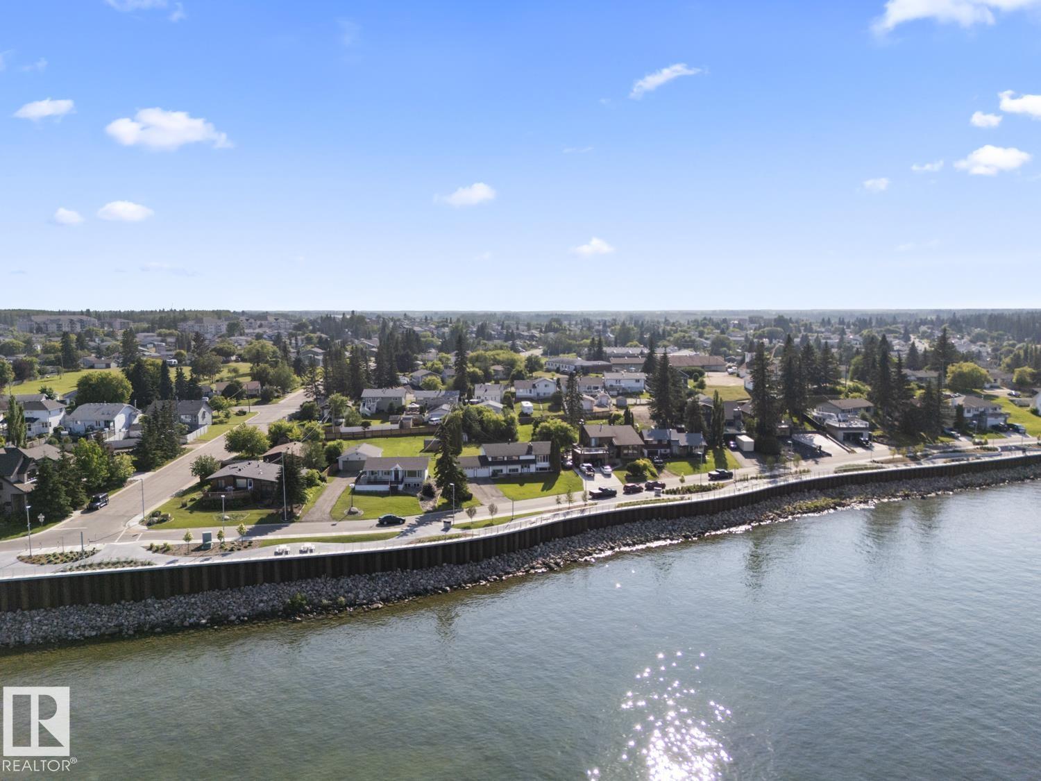 315 Lakeshore DR - 40