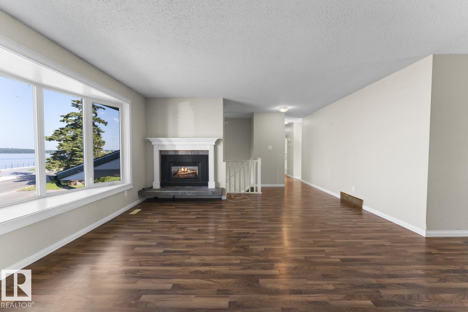 315 Lakeshore DR - Image 8