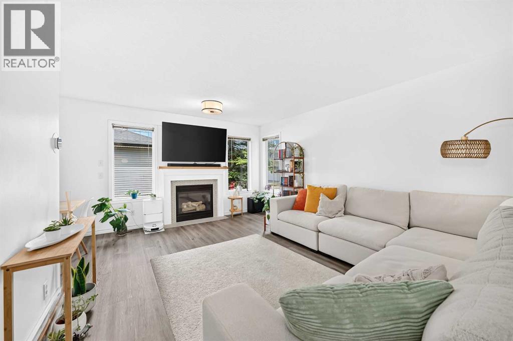 #35 102 Canoe Square SW - 4