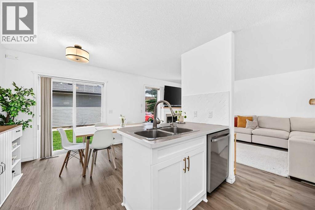 #35 102 Canoe Square SW - 13