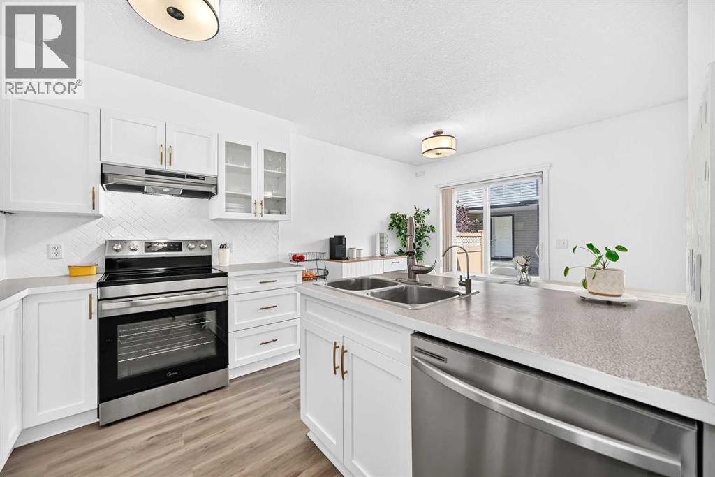 #35 102 Canoe Square SW - 14