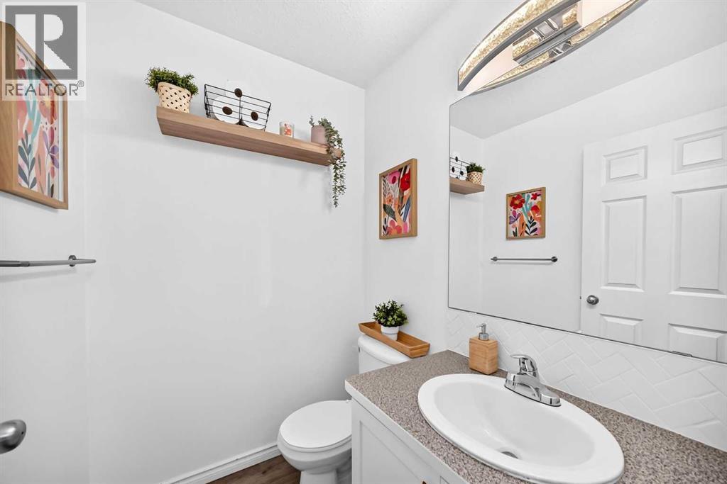 #35 102 Canoe Square SW - 17