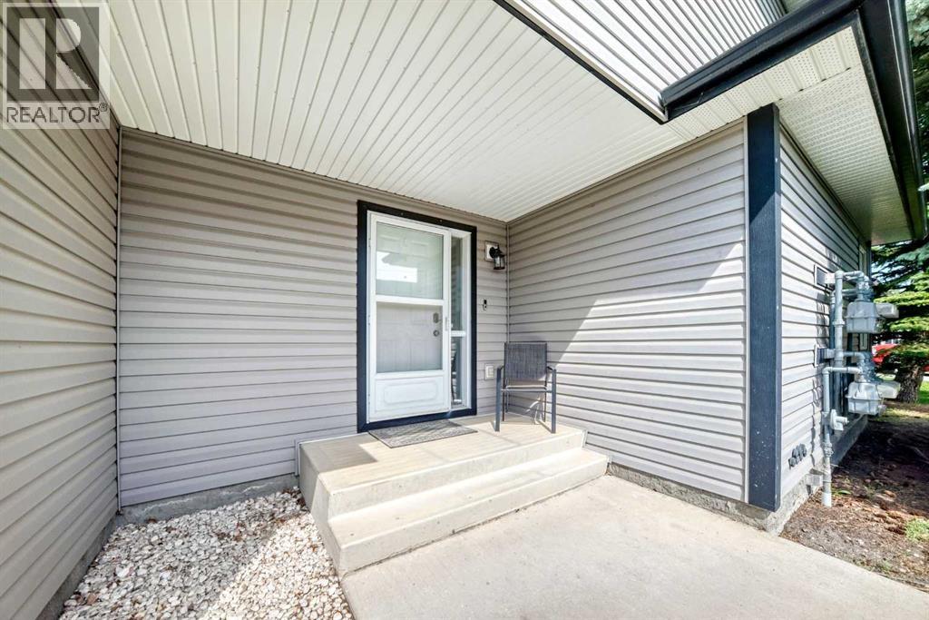 #35 102 Canoe Square SW - 2