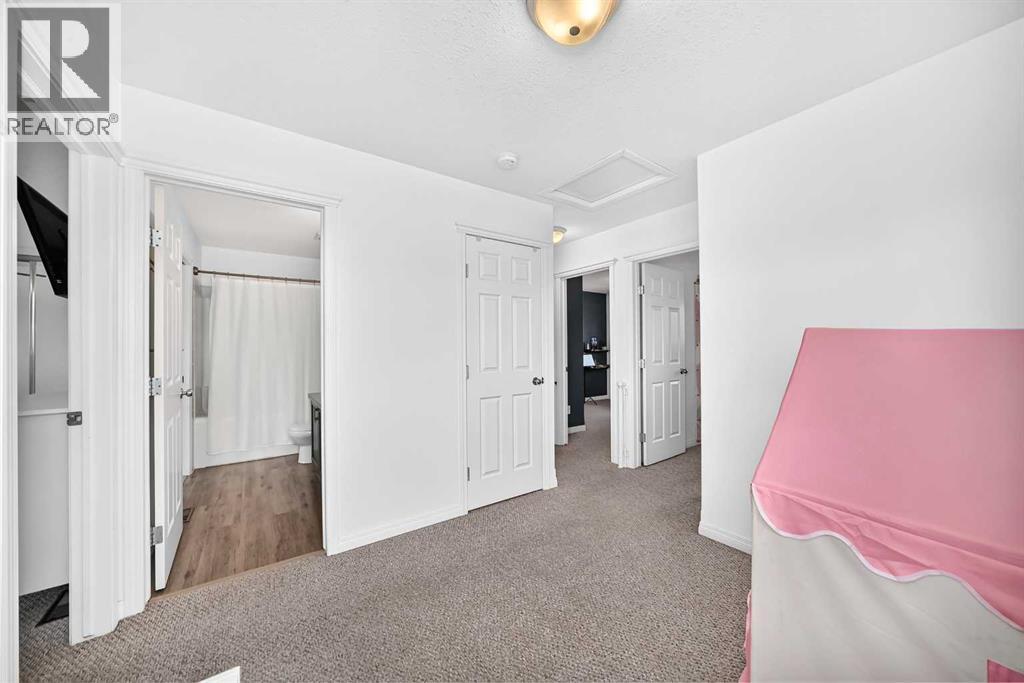 #35 102 Canoe Square SW - 29