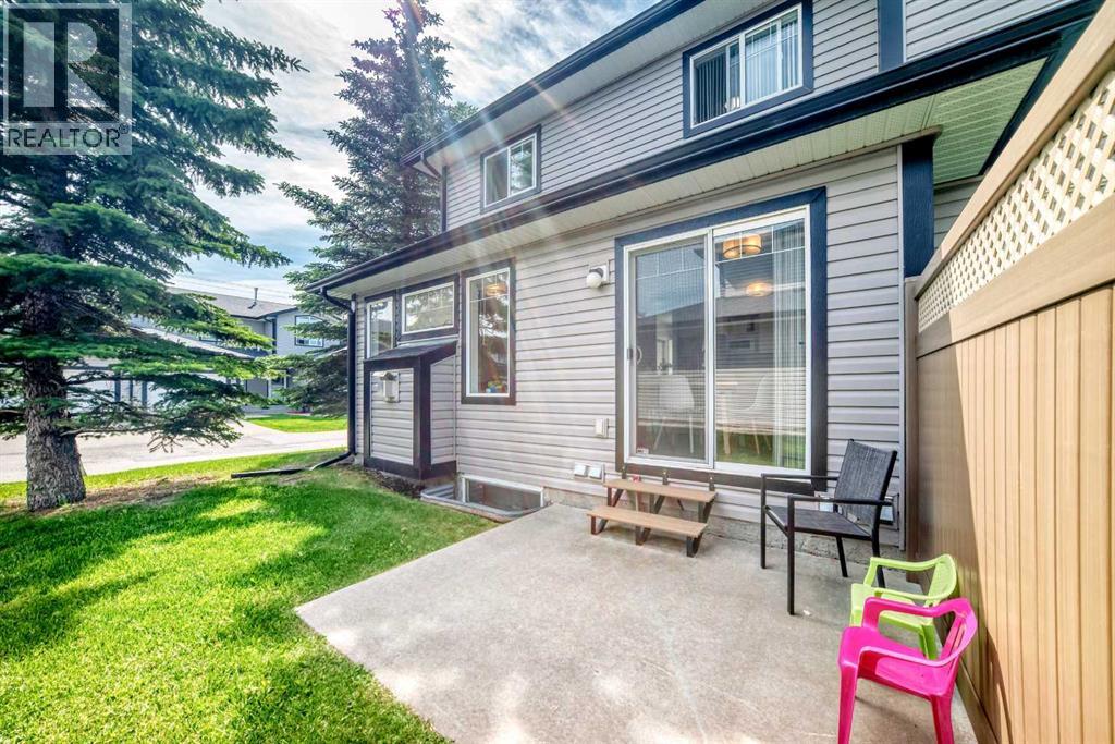 #35 102 Canoe Square SW - 36