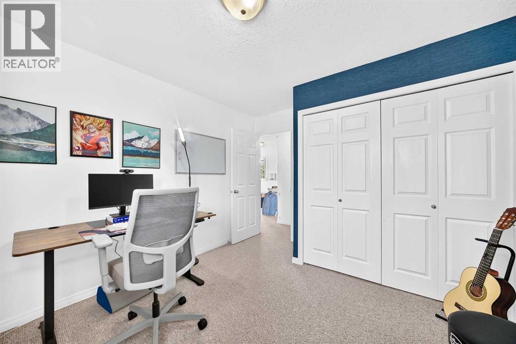 #35 102 Canoe Square SW - 25