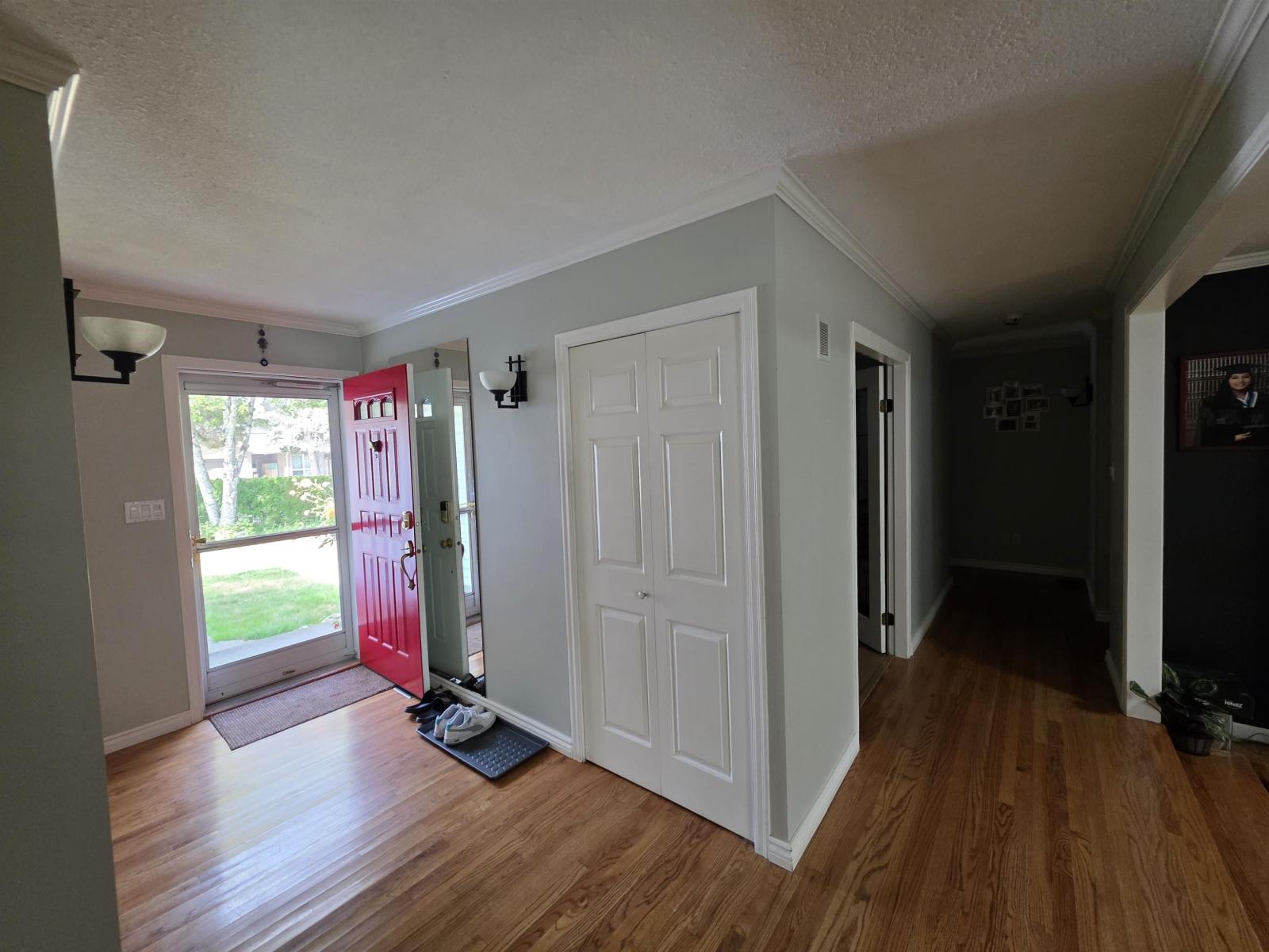 3 Bed, 2 Bath House for Sale in Surrey – 15580 20 AVENUE, Surrey – MLS# R3148420 - Image 4