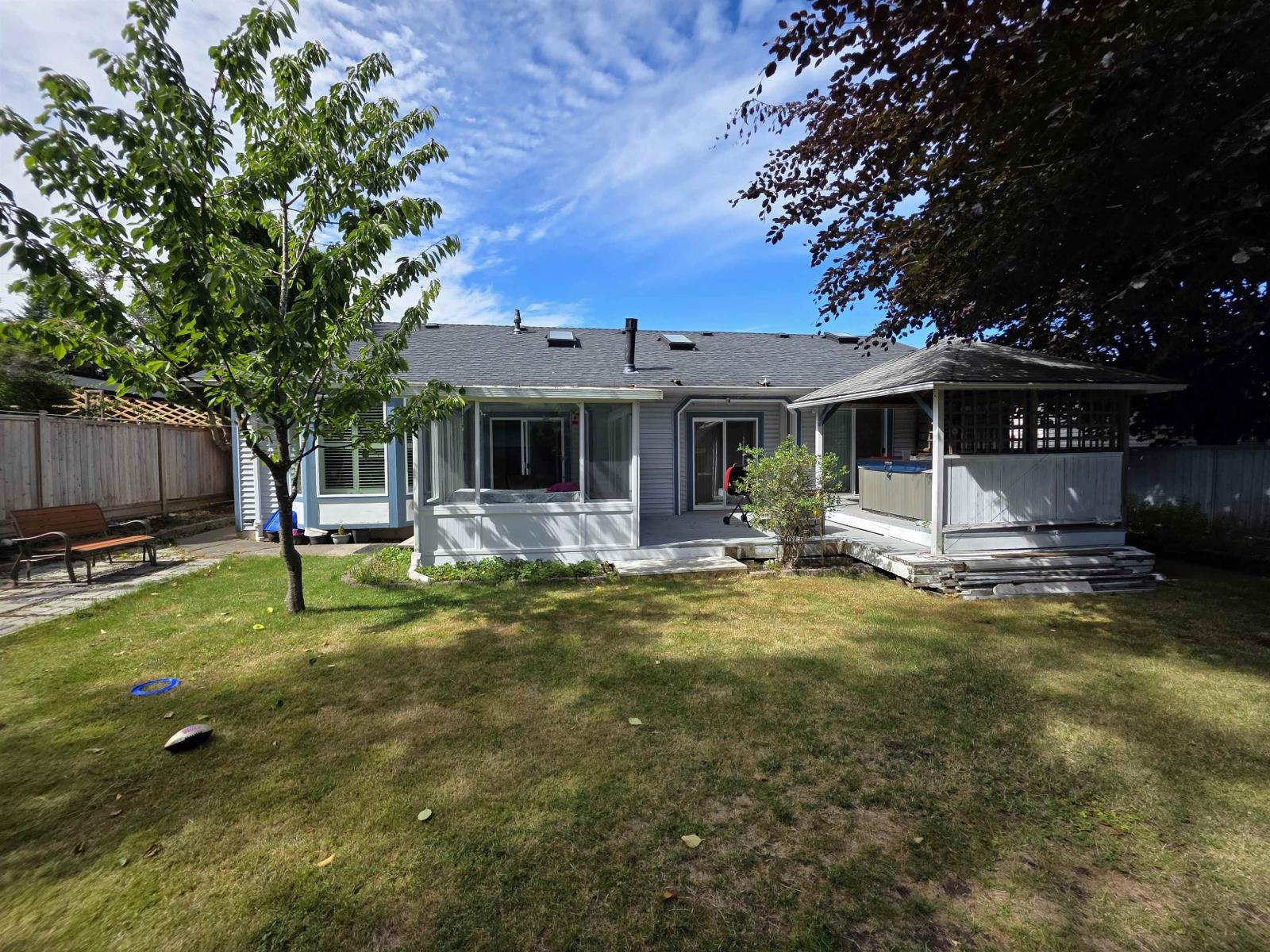 3 Bed, 2 Bath House for Sale in Surrey – 15580 20 AVENUE, Surrey – MLS# R3148420 - Image 16