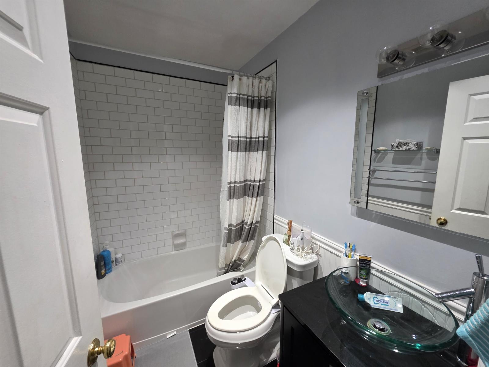 3 Bed, 2 Bath House for Sale in Surrey – 15580 20 AVENUE, Surrey – MLS# R3148420 - Image 11