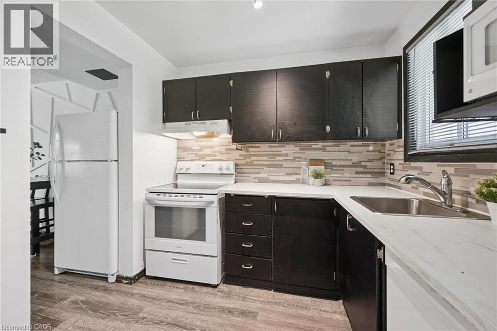 #11 178 GRULKE Street - 10